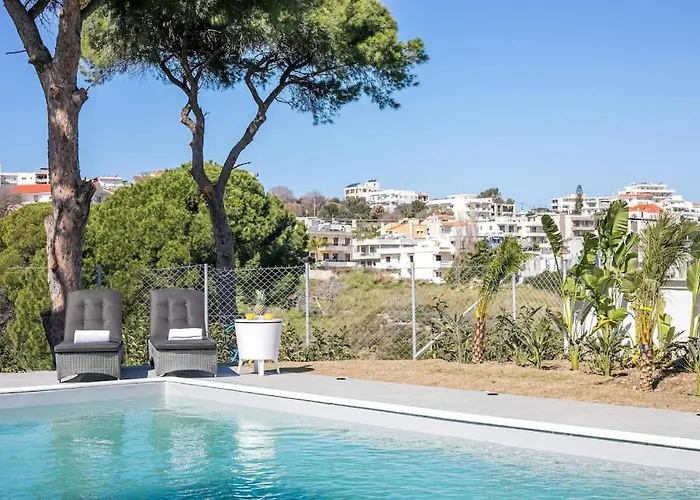 فيلة Seranti Asgourou